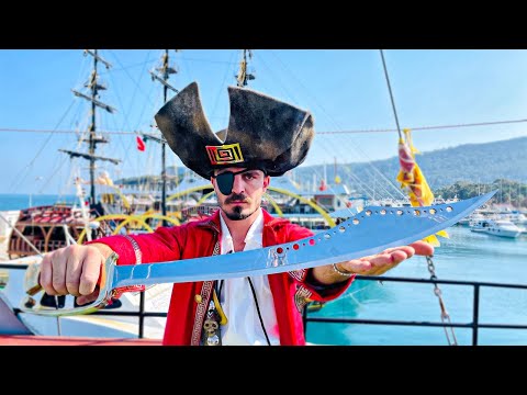 KORSAN KILICI ile HER ŞEYİN İÇİNDEN GEÇTİM
