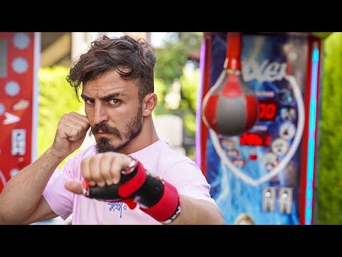 KIRIK KOLLA BOKS MAKİNESİNDE KAPIŞTIK