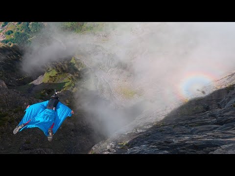 The Freedom of Flying Wingsuit BASEjump