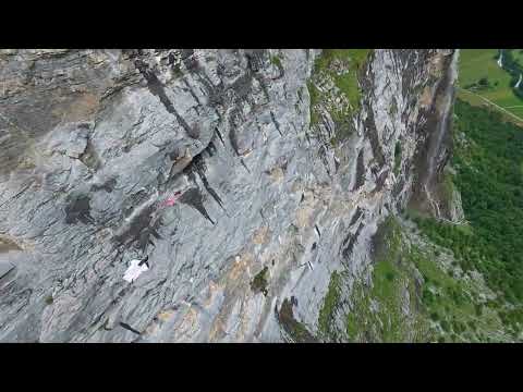 2nd low ultimate mit philwingsuit b a s e 232 und