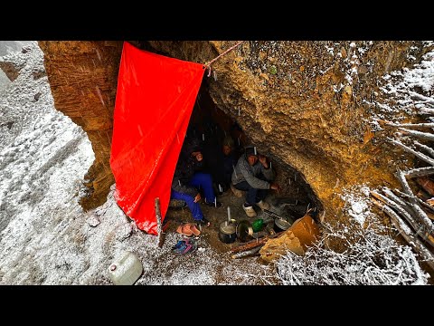 Best Life in A Himalayan Village During the Snowfall