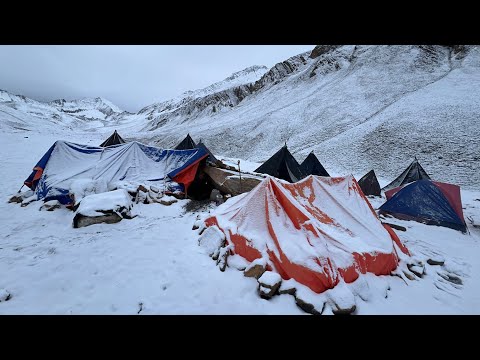 Best Life in A Himalayan Village During the Snow Day