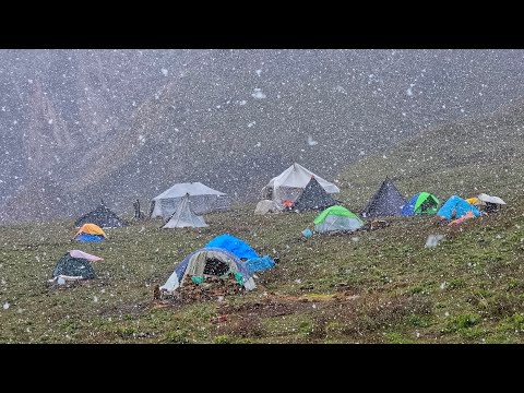 Surviving Life in the Nepali Himalayans During the Snow