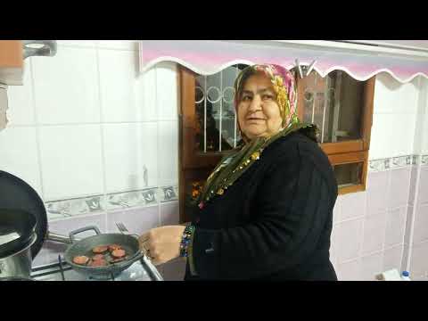 Sucuklu yumurta yaptım güzel oldu bazlama yufka yaptım
