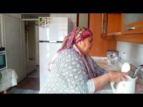 Pişi yaptım börek yaptım salatalık domates güzel oldu