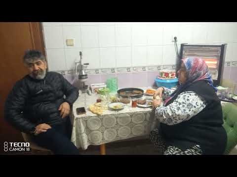 Peynir zeytin oğlumla kahvaltı masasında esprili konuşmalar