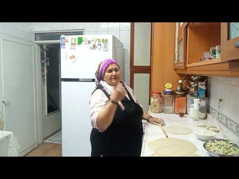 Peynirli börek ve sıkma çay domates salatalık güzel oldu