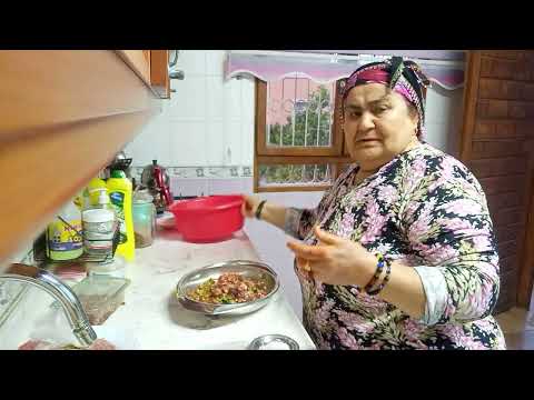 Lahmacun yaptım domates yesillik ayran güzel olmuş adana