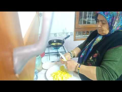 Patetes kızartması zeytin yağlı salata çok güzel oldu