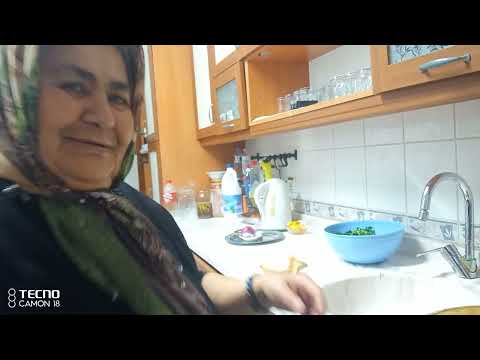Ispanakli de börek yaptım bol lu börek çay turşu hep