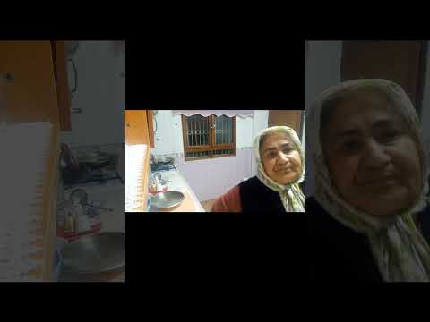 Ekşili köfte çorbası pişiriyoruz kızımla yemek masasında