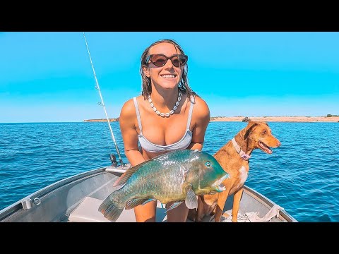 SPEARFISHING THE WILD KIMBERLEY CAT SPEARS HER FIRST TUSK