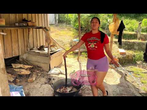 Haciendo una fritada en familia en el campo