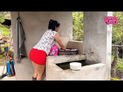 Así lavo y tiendo mi ropa a mano en el campo