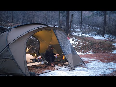 Solo Camping in the Snowy Forest Sleeping in a warm bed all