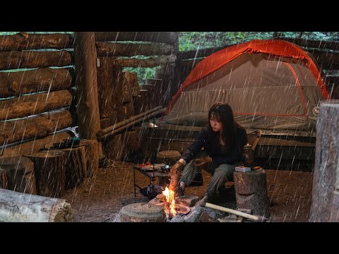 Solo Camping in the rain Deep in the forest I went camping