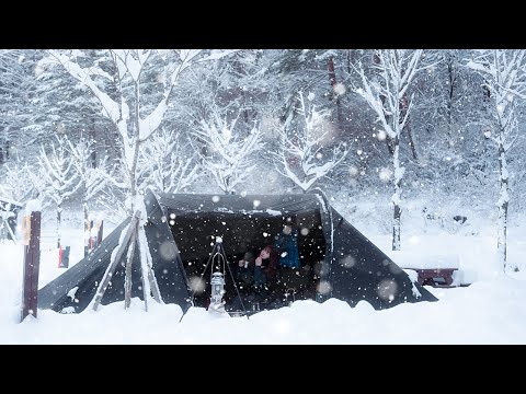 Solo Camping in Heavy snow covered with 40cm of heavy snow