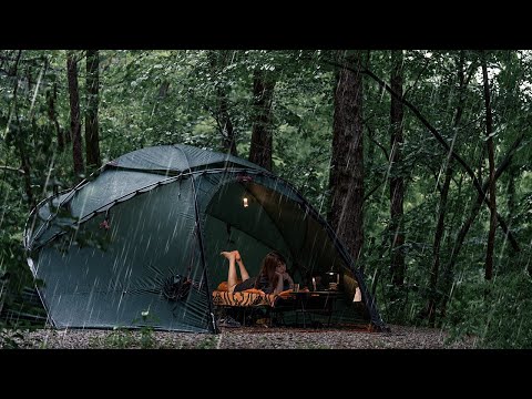 Camping in the heavy rain I refreshed alone in the forest
