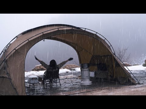 4K Camping in the rain Comfortable solo camping in the