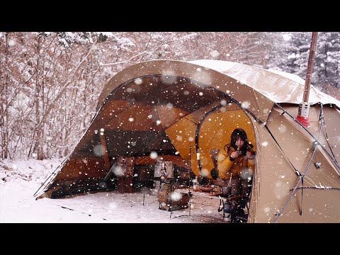 4K camping in the snow in the quiet mountains alone hearing