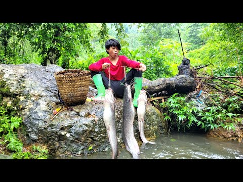 With rudimentary fishing skills Lâm used fishing line to