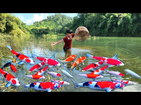 The lake water rose Boy Lam used a bamboo basket to catch a