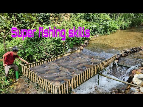 Full video of 28 days of boy Lam fishing in the stream and