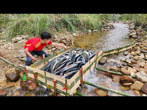 Full video of 32 days of a boy making a fish trap in a