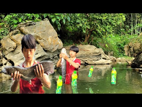 The young man wandered to set traps in the big stream Lucky