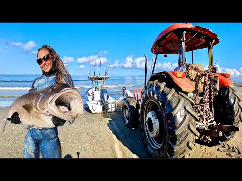 Spearfishing off Panga in Costa Rica Using a TRACTOR