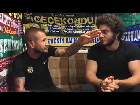 KADINLAR KOT GİYERSE ERKEKLER ŞORT GİYERSE HER ŞEY OLUR