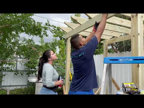 Hicimos una pergola en casa