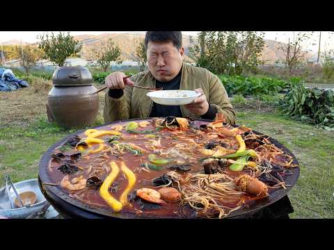흥삼이네 최초 마라탕 먹방 솥뚜껑에 맛있게 끓인 마라탕 후루룩 Mala soup on a cauldron