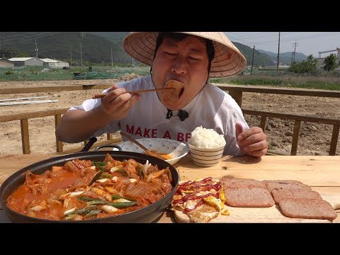 밥도둑 조합 김치찌개와 스팸 Pork and Kimchi Stew Spam 요리 먹방 Mukbang