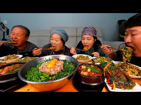 제철 맞은 포항의 부추와 시금치로 만든 비빔밥과 부추전 된장찌개에 잡채까지 Buchu and spinach