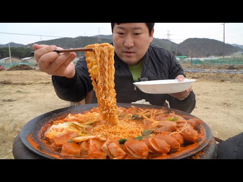 햄 가득 솥뚜껑 부대찌개 Budae jjigae sausage stew 요리 먹방 Mukbang