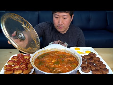 맛있는 김치로 흥삼이가 직접 만든 김치찌개와 밥도둑 냉동식품 Kimchi stew Frozen foods