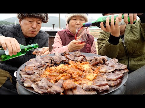 와인삼겹살 삼겹살 데이에 먹는 와인 숙성 솥뚜껑 삼겹살 Grilled Wine braised