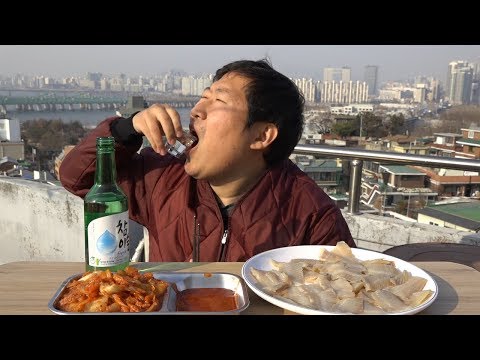 술안주로 딱 홍어회 소주 Sliced Raw Skate Soju 먹방 Mukbang eating show