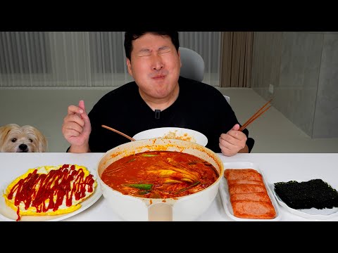 좌충우돌 직접 만들어 먹는 집밥 김치찌개와 계란후라이로 밥도둑 한 상 Kimchi stew Spam