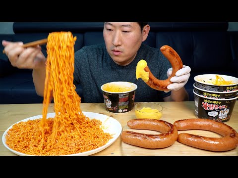 화끈하게 매운 불닭볶음면과 킬바사 소세지 조합 Hot spicy chicken flavor ramen