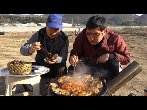 밥까지 볶아 먹는 솥뚜껑 삼겹살 요리 먹방 Mukbang eating show