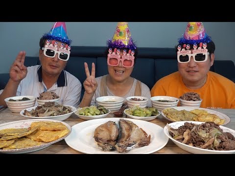 정성스레 차려주신 흥삼이의 생일상 Heungsam s birthday 요리 먹방 Mukbang eating