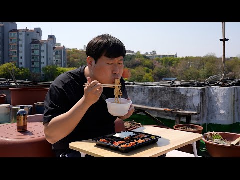 먹방VLOG 옥탑에서 한가한 하루 편의점도시락 왕돈까스 굽네치킨 HEUNGSAM S MUKBANG VLOG