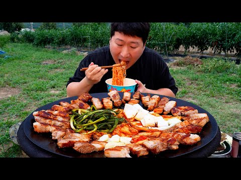 파김치와 김치까지 같이 구운 솥뚜껑 삼겹살 용가리 불비빔면까지 Korean BBQ with Spicy