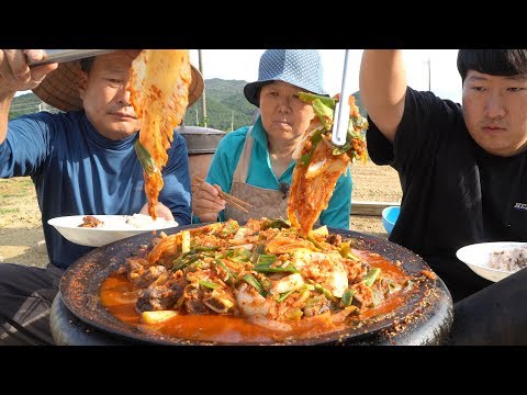 잘 익은 묵은지를 한우 갈비와 묵은지 한우 갈비찜 요리 먹방 Mukbang eating show