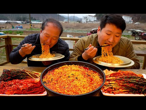 한 그릇 더 더 매워지고 더 맛있어진 신제품 더미식 장인라면 맵싸한맛 Hot spicy instant