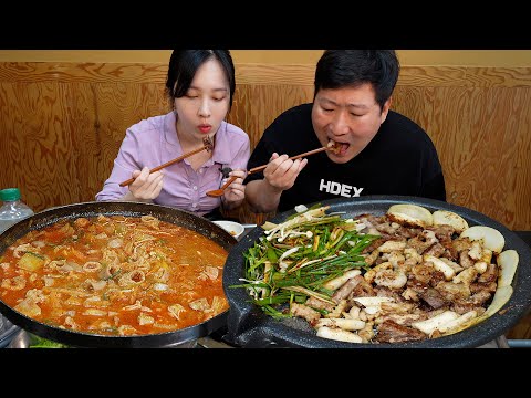 곱창의 기본 양깃머리까지 주는 문정곱창 곱창전골 곱창구이 Grilled intestines Hot pot