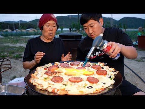 흥삼이가 직접 어머니께 만들어 드린 떠먹는 피자 Spoon Pizza with Pepperoni 요리 먹방