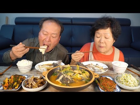 얼 큰한 우럭 도다리 매운탕에 우엉조림 풋마늘 무침 숙주나물 무침 집밥 한 상 요리 먹방 Mukbang